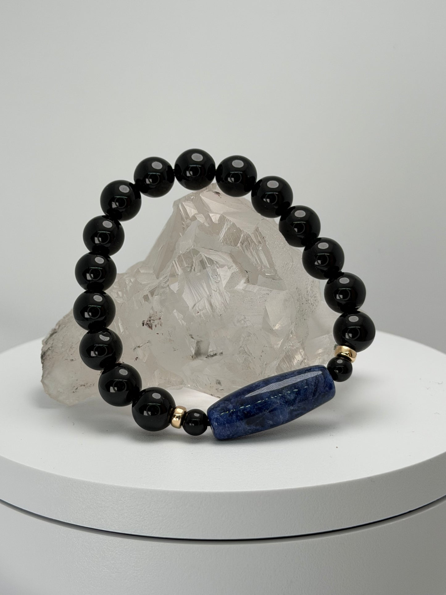 知性を纏う守り｜ソーダライト天珠 × モリオン デザインブレス　[国内加工 KOUSHUYA望月作天珠]　004