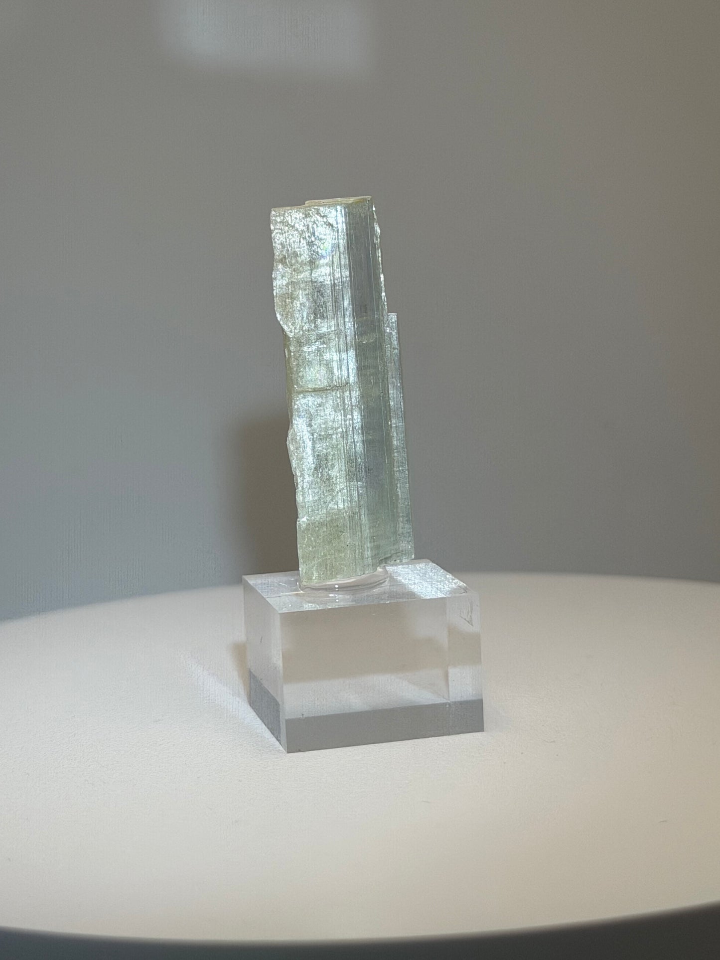 カイヤナイト 原石 Meeper Mine（ピスガ国有林）, ノースカロライナ州, アメリカ　ky004