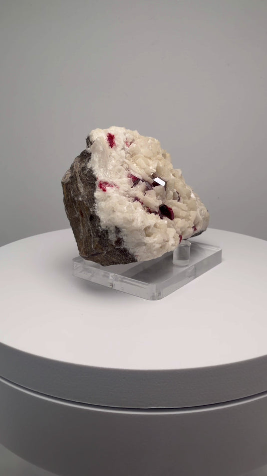 【賢者の石・CINNABAR】白いDOLOMITEに真紅の結晶が映える…中国・銅仁の名石✨